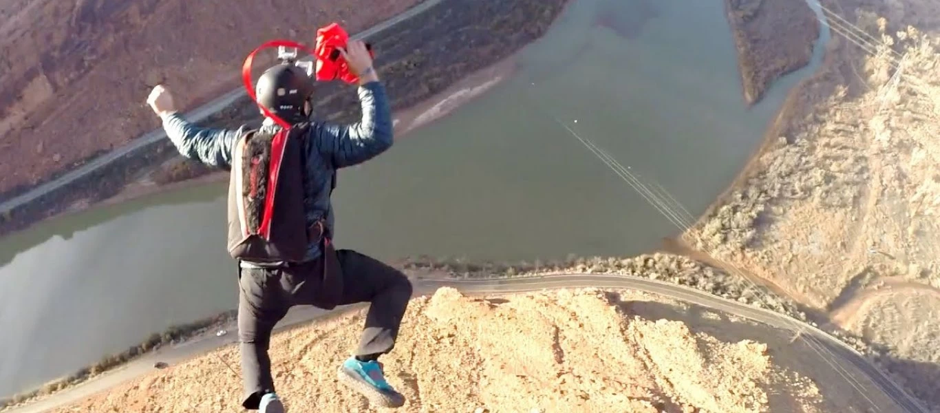 ΗΠΑ: Έφτιαξαν καταπέλτη στην γέφυρα και ξεκίνησαν να εκτοξεύουν ανθρώπους! (βίντεο)